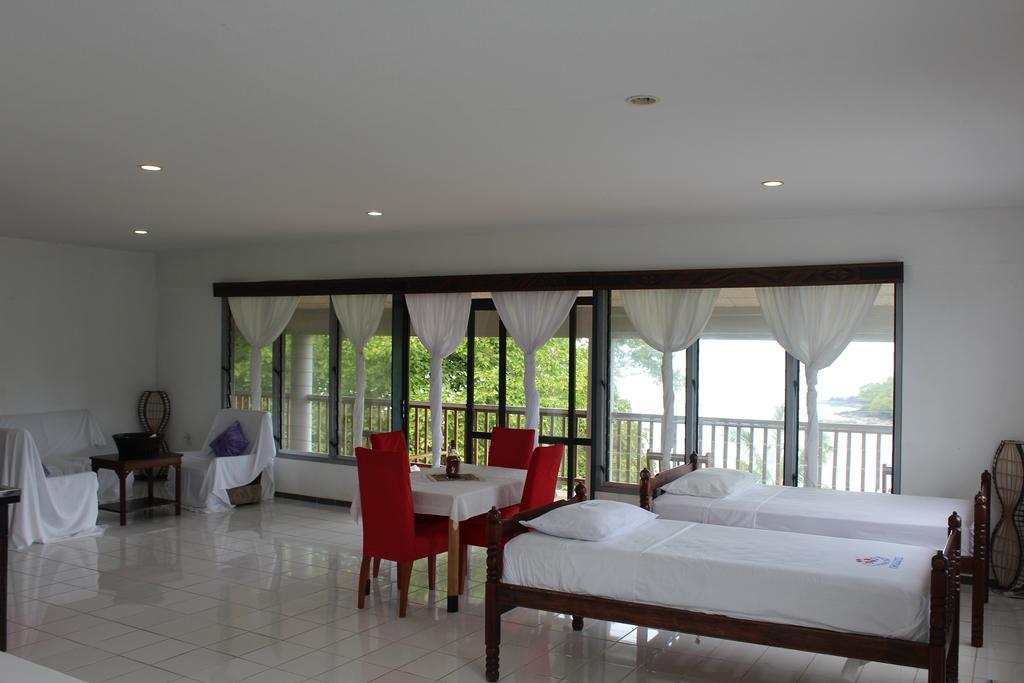 Lusia'S Lagoon Chalets 살레롤로가 외부 사진