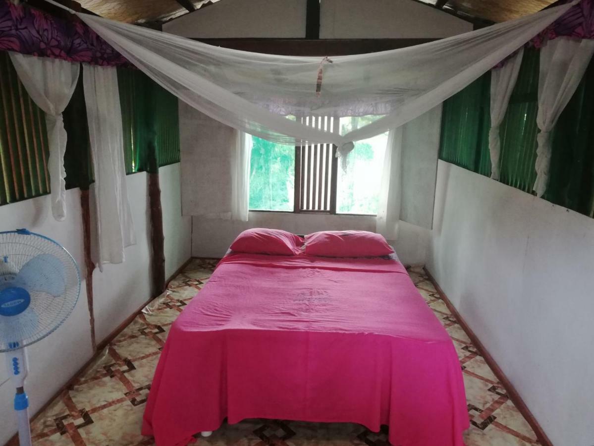 Lusia'S Lagoon Chalets 살레롤로가 외부 사진