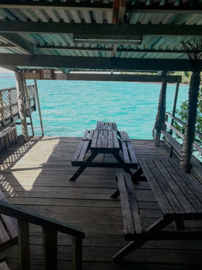 Lusia'S Lagoon Chalets 살레롤로가 외부 사진